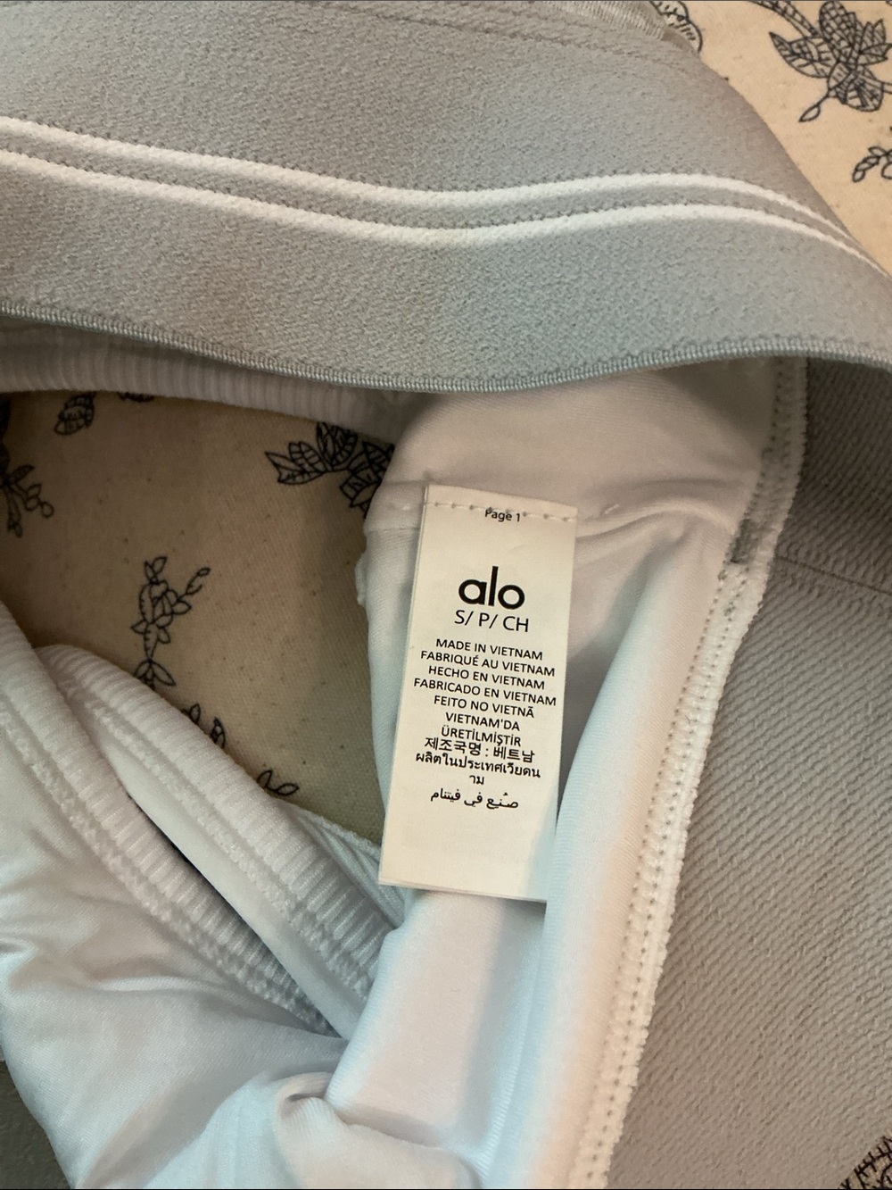 ALO Yoga Alosoft Better Together bra in heather grey, Size Small. NWOT. - Picture 3 of 3